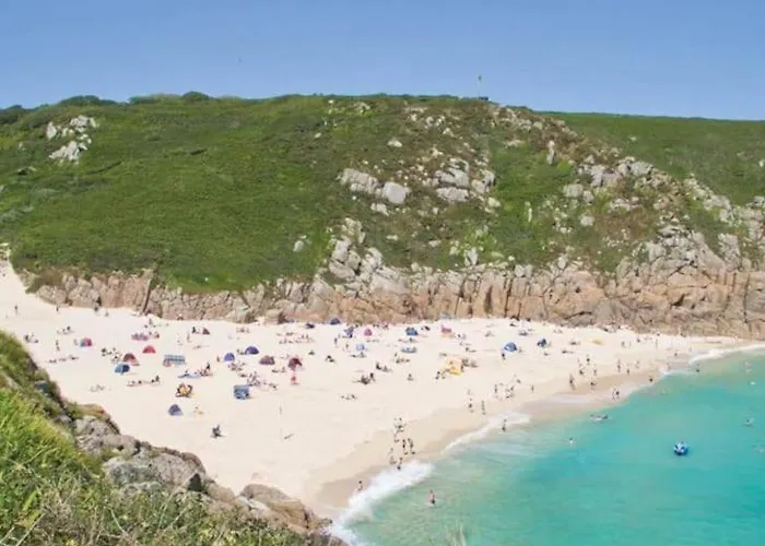 Cosy Country Getaway, 5 Mins From The Sea
