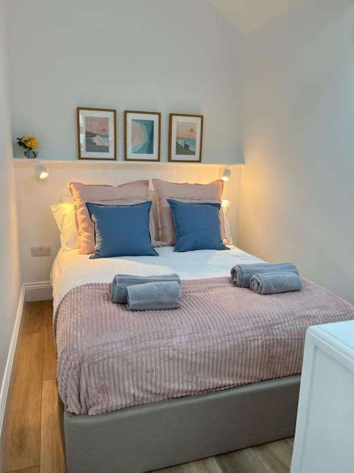 Cosy Country Getaway, 5 Mins From The Sea